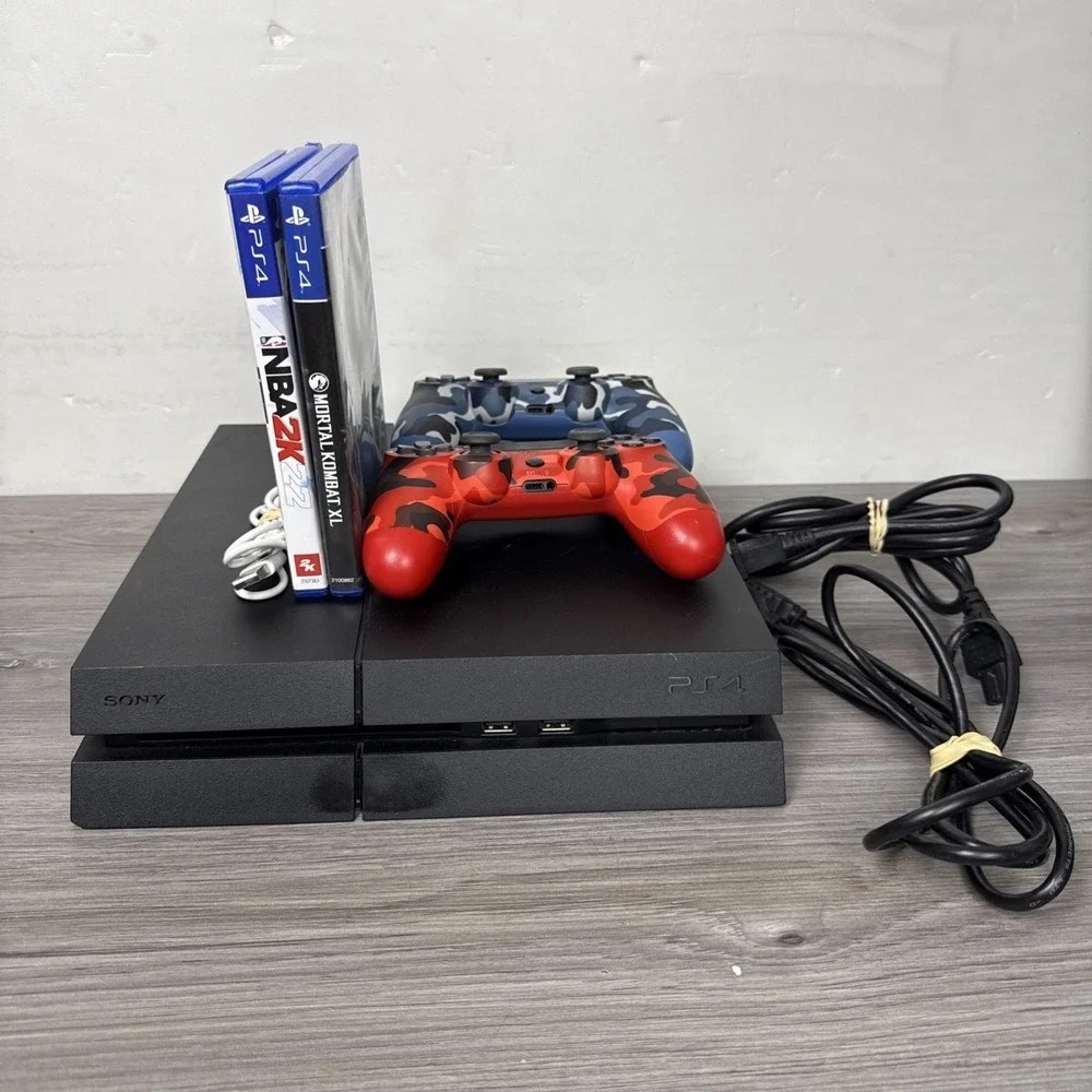 Sony PlayStation 4 500GB CUH-1215A Console Bundle W/ 2 Games,Controllers